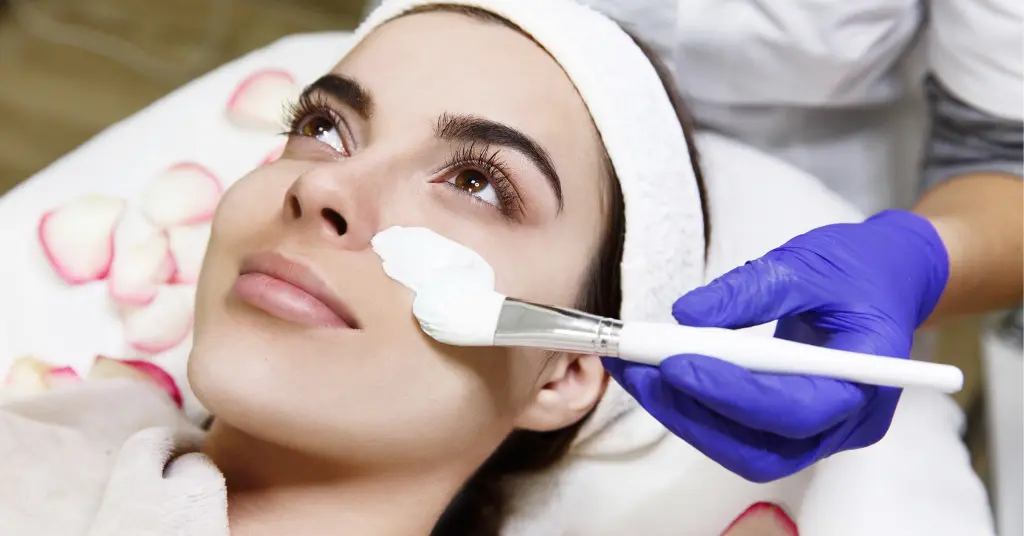 Chemical Peel Treatment in Pune: What It Costs, How It Works, Benefits & Results 